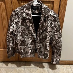 Like new Colleen Lopez snakeskin leather jacket smoke free home